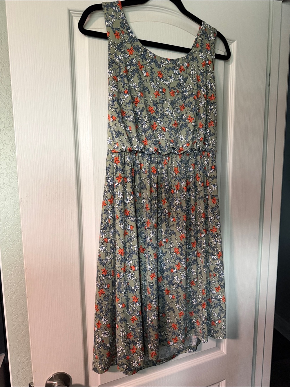 Kaileigh | Women's Sage Floral Sleeveless Midi Dress